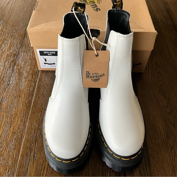 Dr. Martens Youth 2976 Quad Platform Chelsea Boot - Picture 2 of 5
